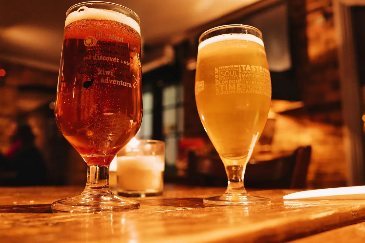 Beginner's Guide to Your First Pub Delivery Order: What to Expect from Tap to Doorstep